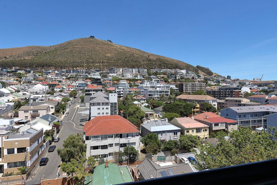 To Let 3 Bedroom Property for Rent in Green Point Western Cape